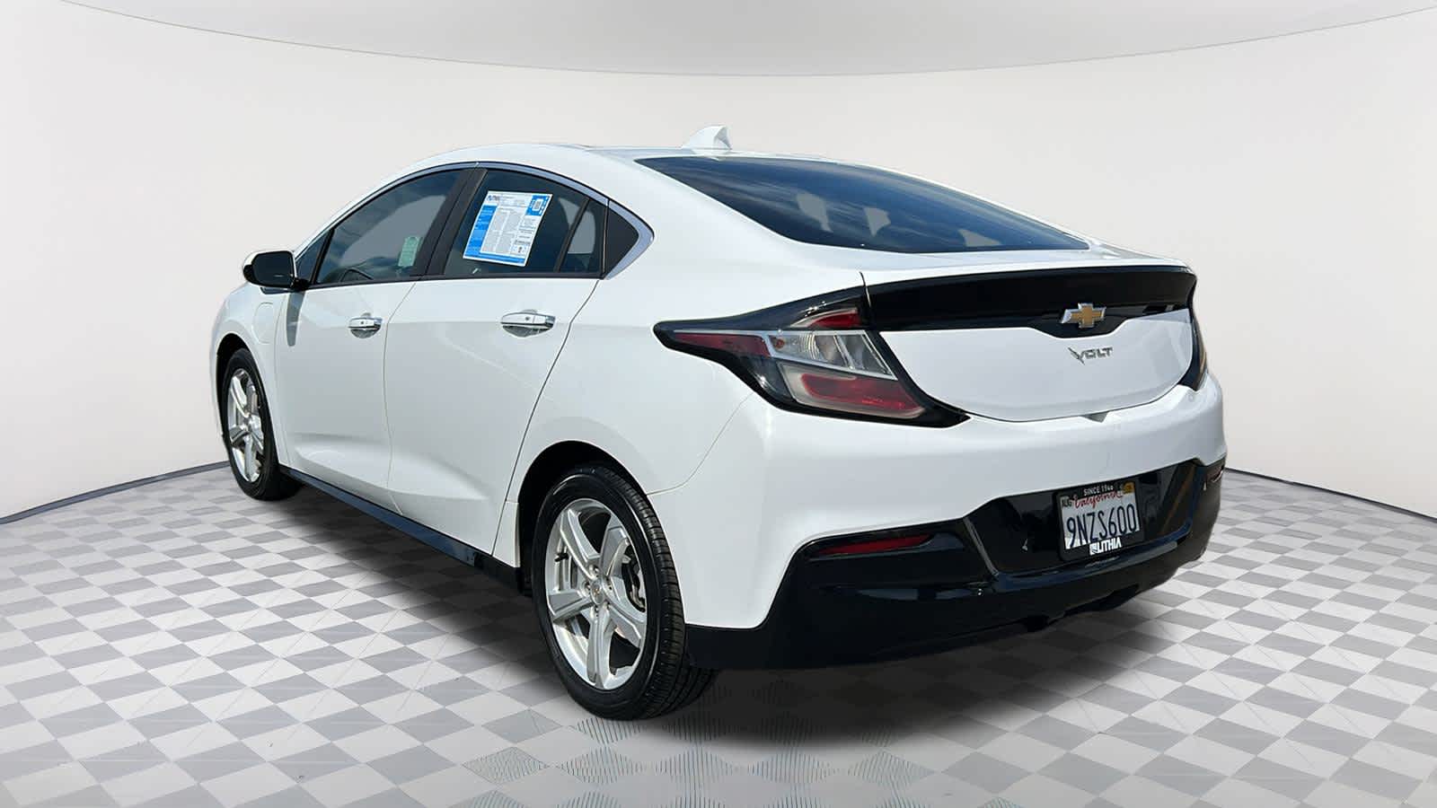 Thumbnail: 2018 Chevrolet Volt - 7