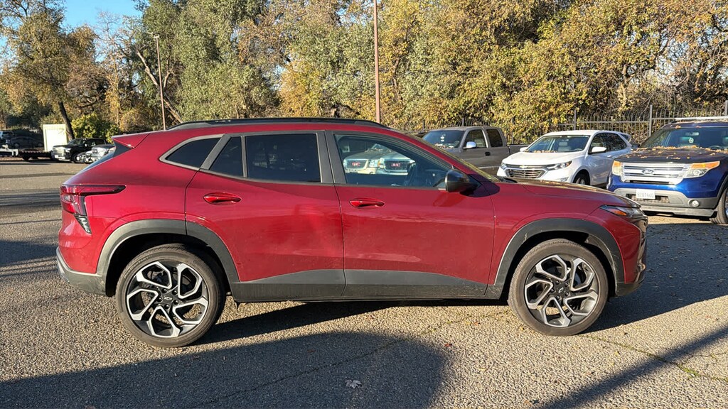 Used 2024 Chevrolet Trax 2RS SUV