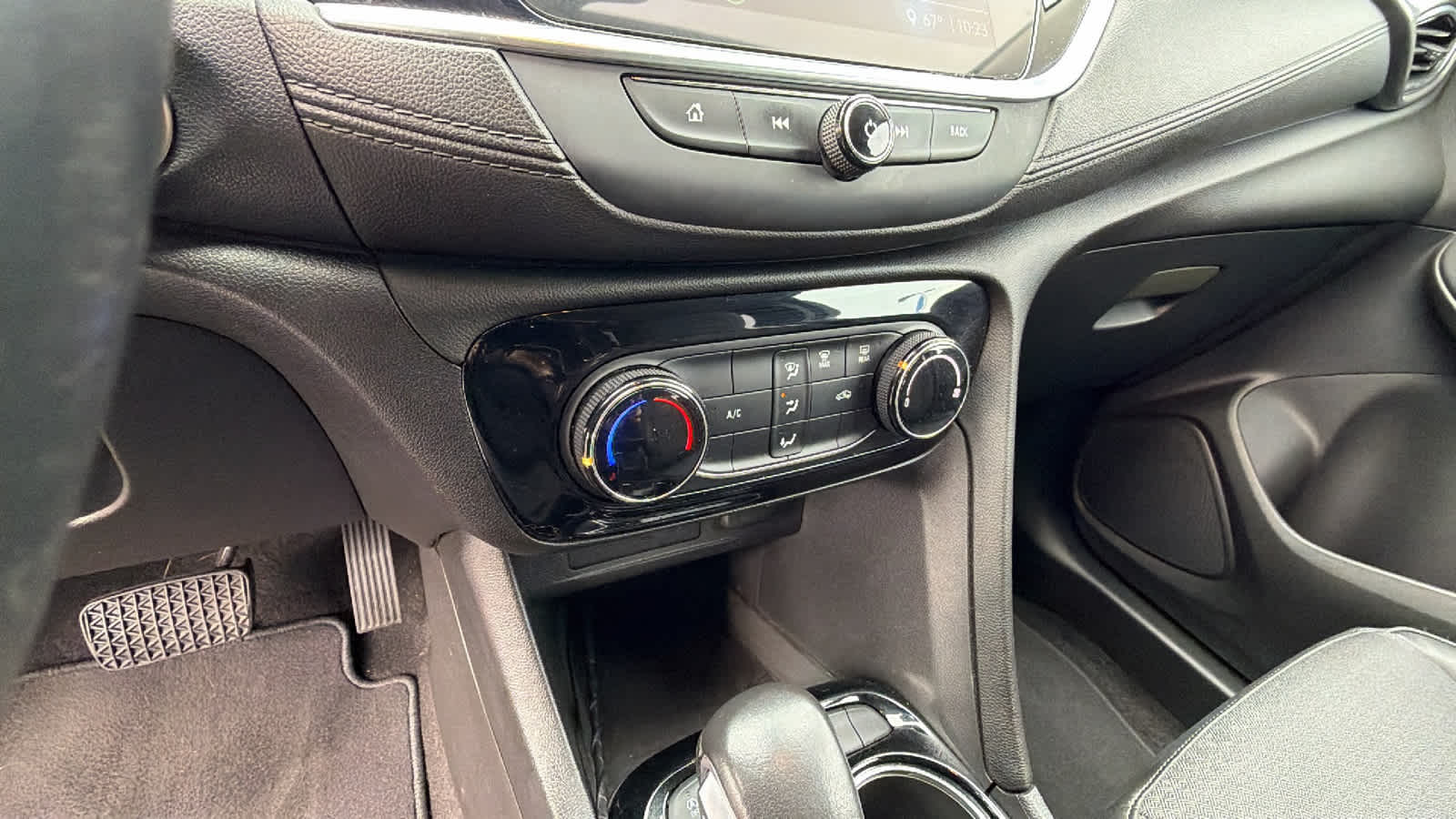 Thumbnail: 2020 Buick Encore GX - 14