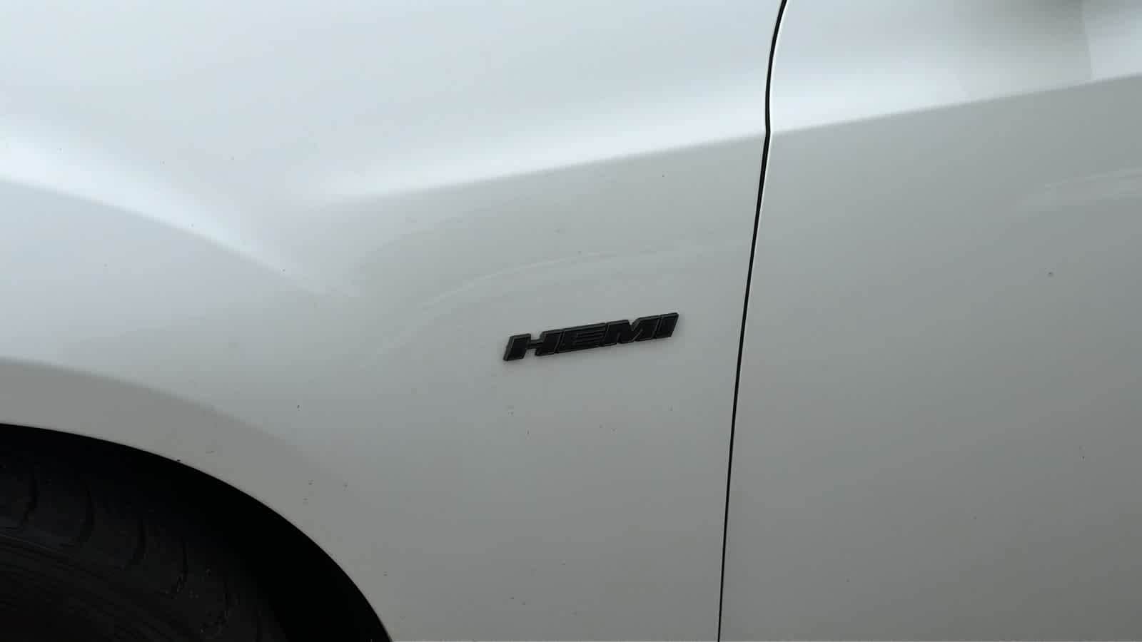 Thumbnail: 2014 Chrysler 300 - 21