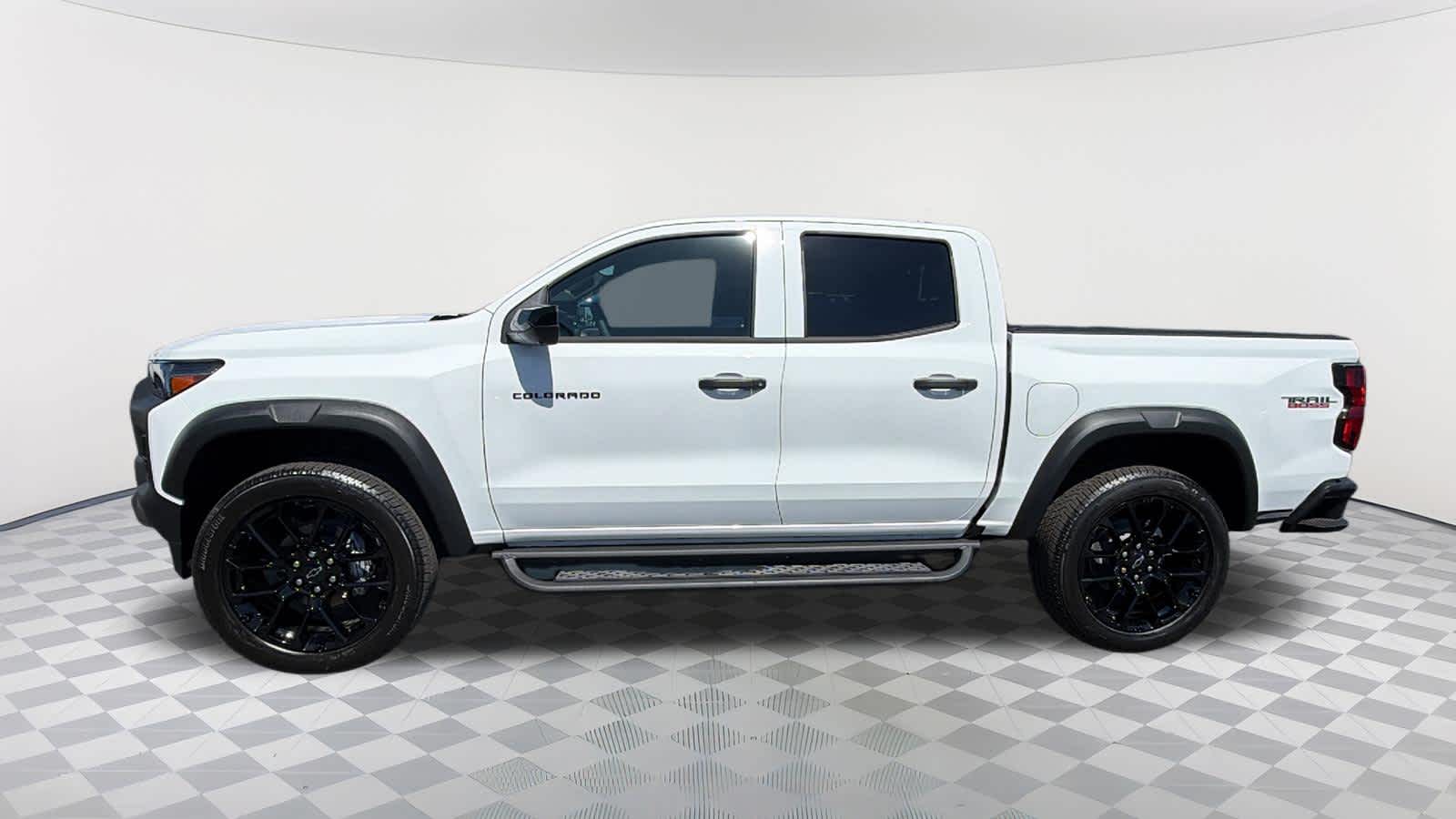 2026 Chevrolet Colorado Trail Boss - Photo 8