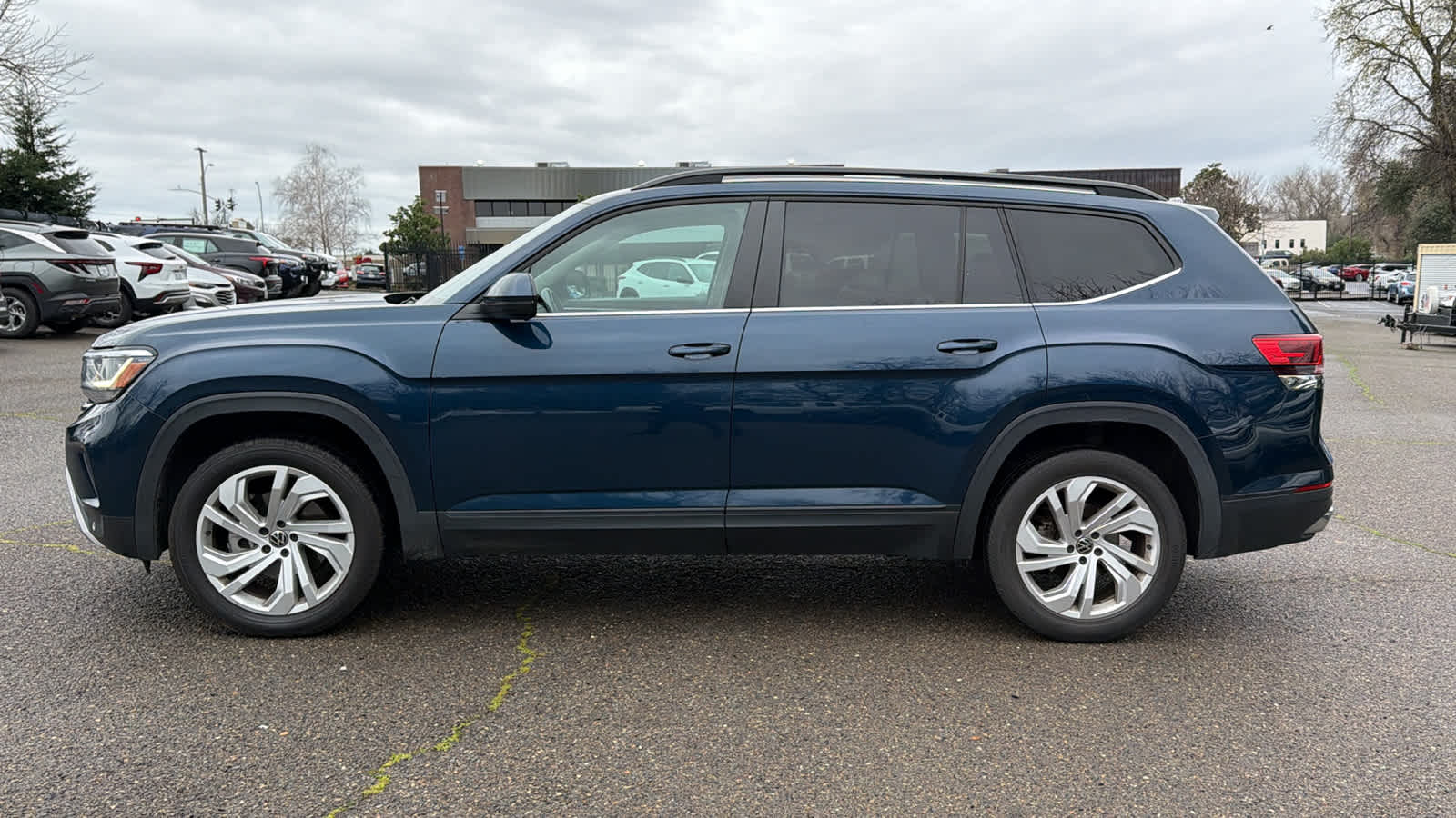 Thumbnail: 2021 Volkswagen Atlas - 8