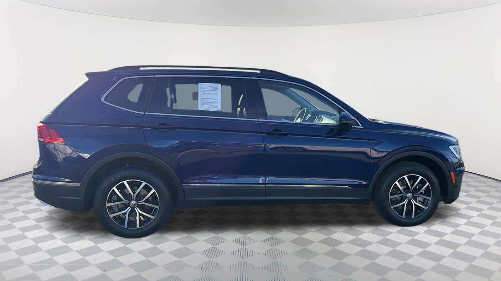 Thumbnail: 2021 Volkswagen Tiguan - 4