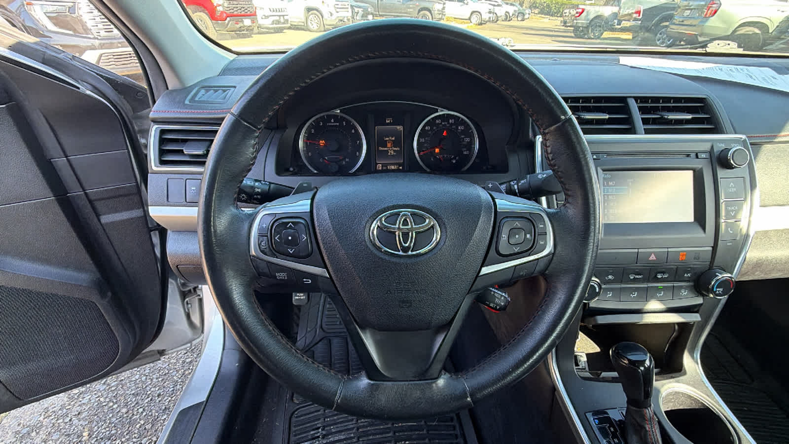 Thumbnail: 2017 Toyota Camry - 15