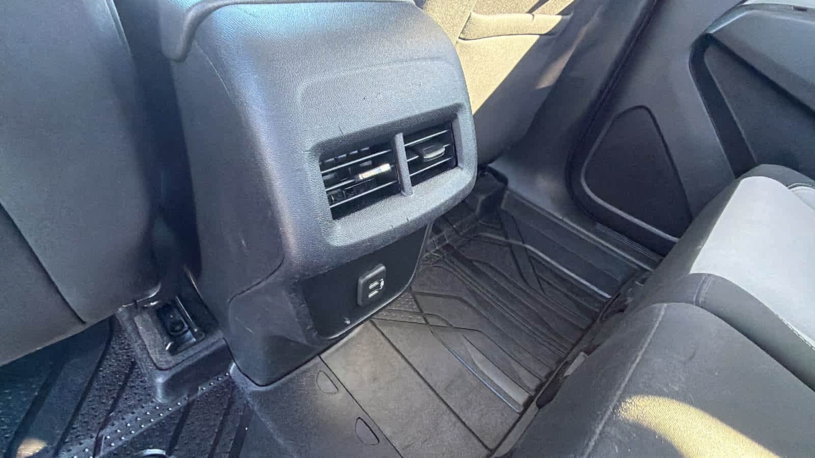 Thumbnail: 2020 Chevrolet Equinox - 25