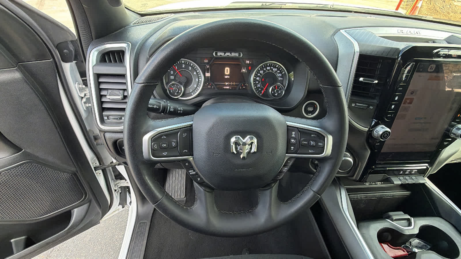 Thumbnail: 2025 RAM 1500 - 18