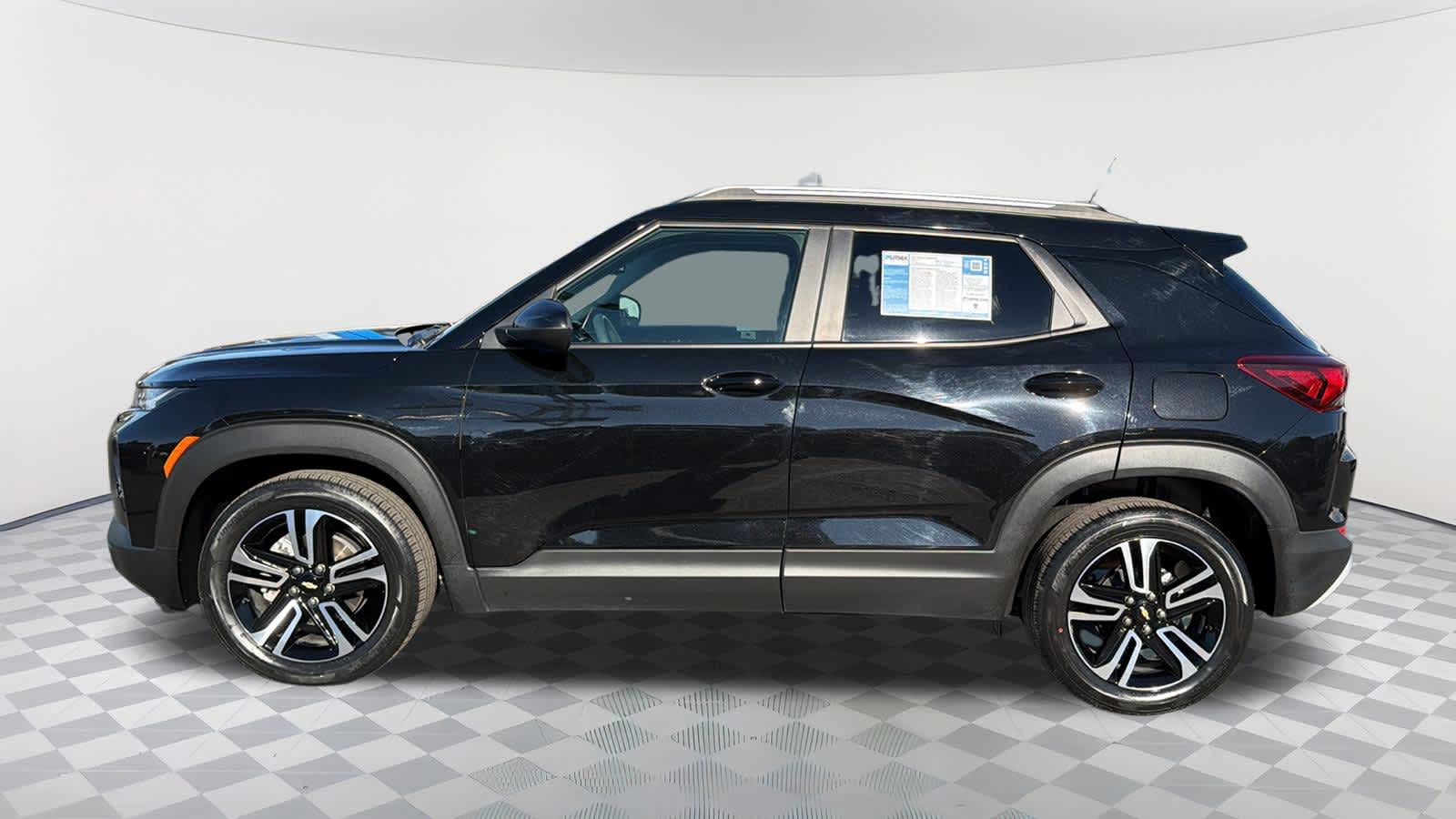 Thumbnail: 2023 Chevrolet TrailBlazer - 8