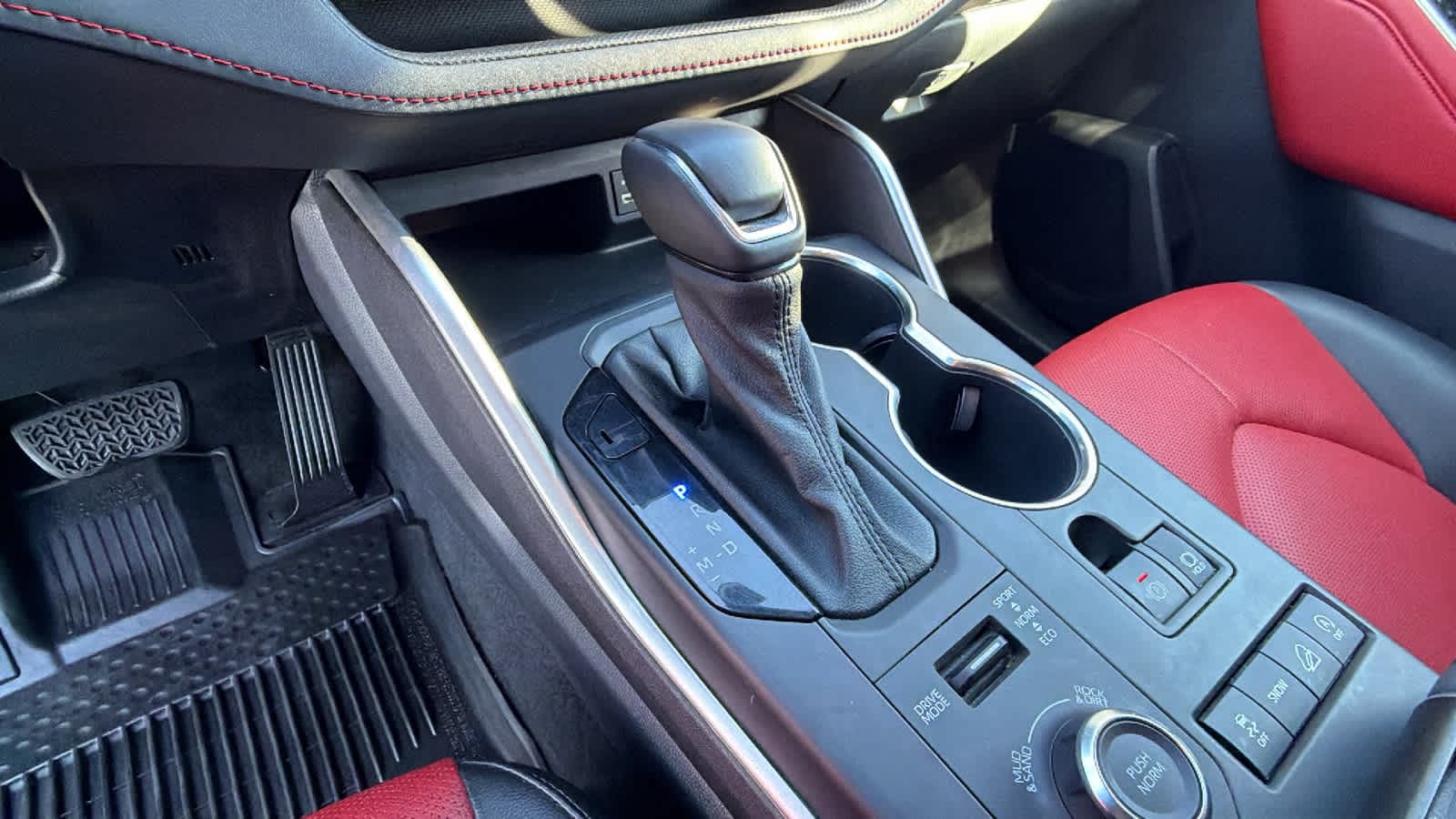 Thumbnail: 2022 Toyota Highlander - 13