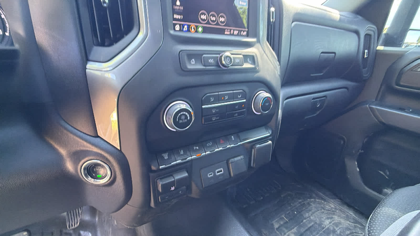 Thumbnail: 2026 Chevrolet Silverado 3500 - 13