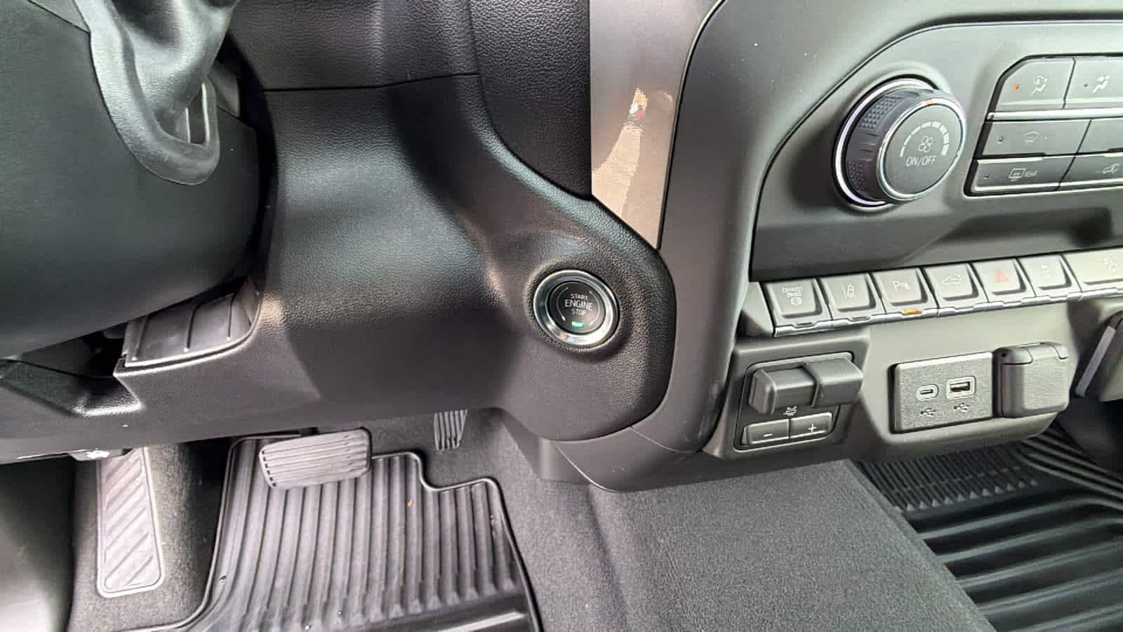 Thumbnail: 2026 Chevrolet Silverado 2500 - 17