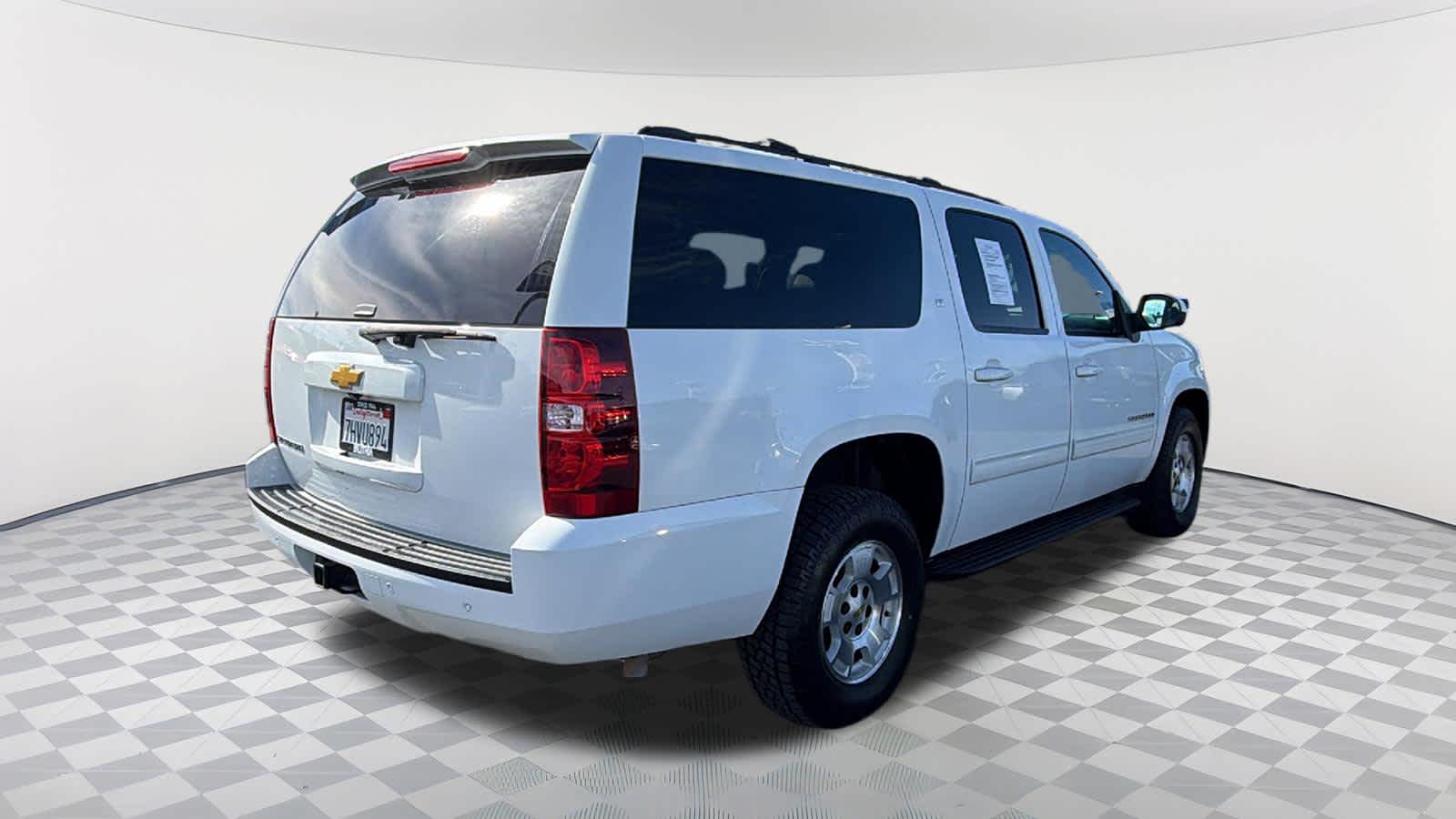 Thumbnail: 2014 Chevrolet Suburban - 5