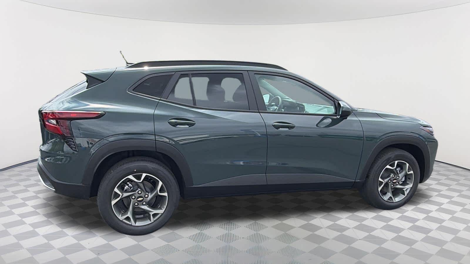 Thumbnail: 2026 Chevrolet Trax - 4