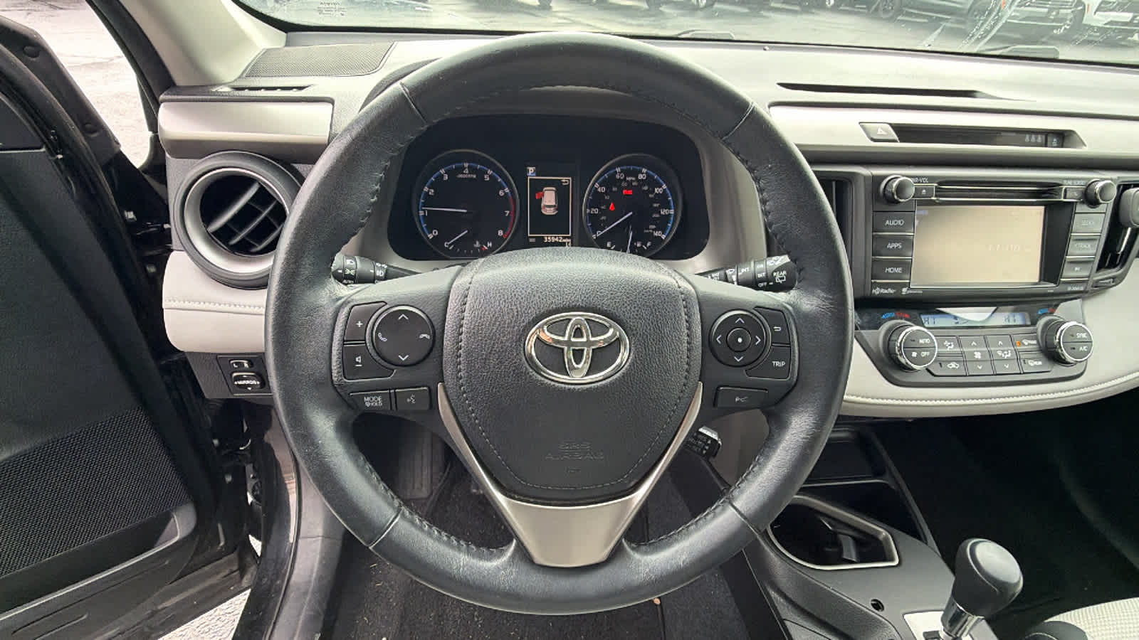 Thumbnail: 2018 Toyota RAV4 - 15