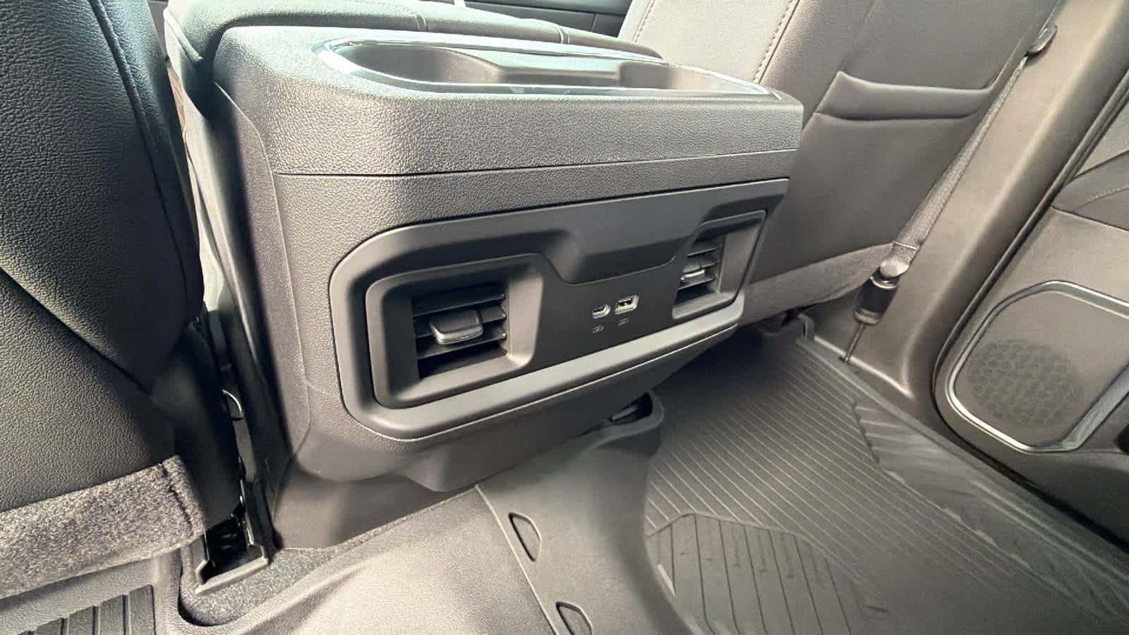 Thumbnail: 2026 Chevrolet Silverado 1500 - 25