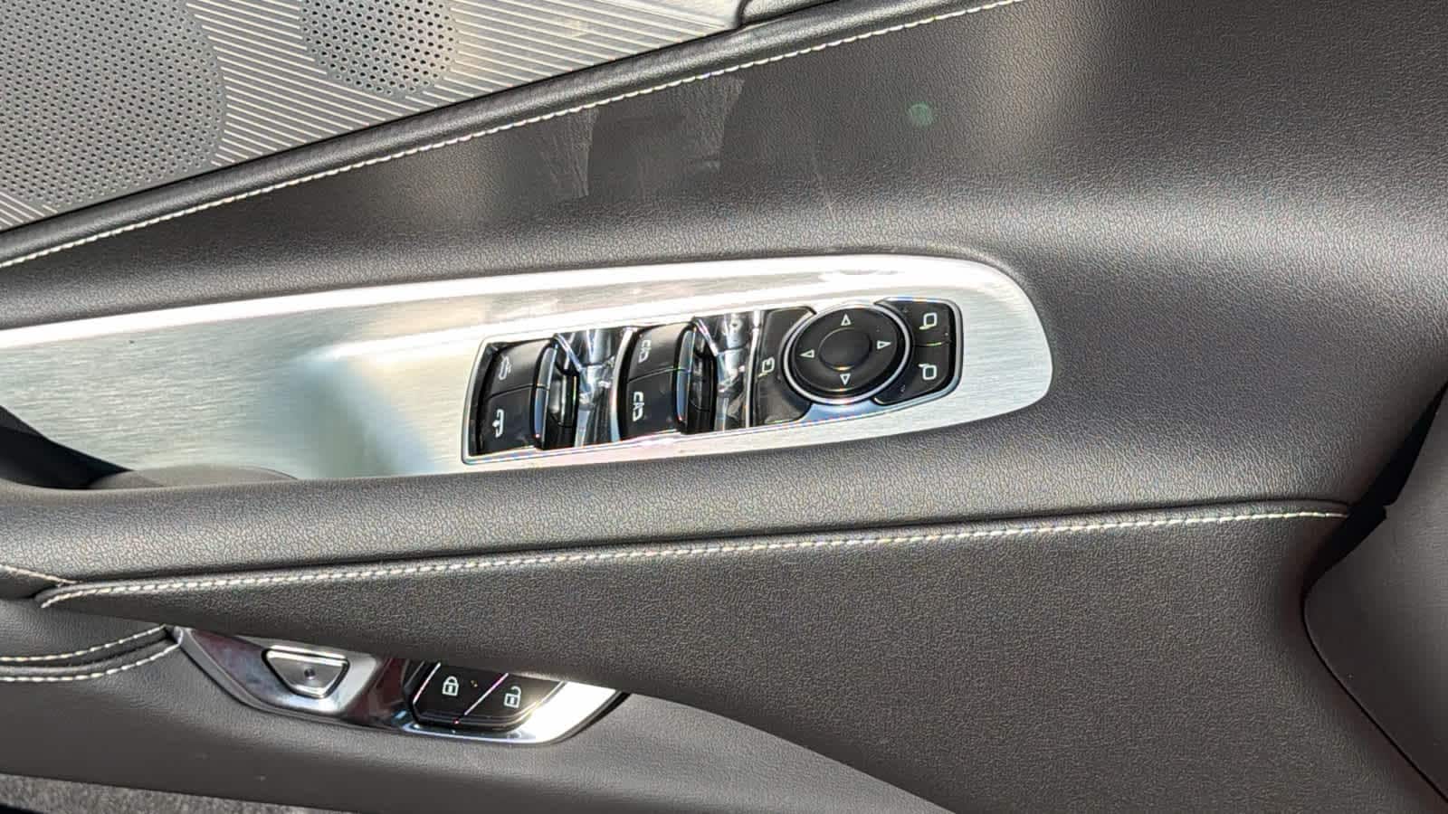 2027 Chevrolet Corvette 2LT - Photo 22