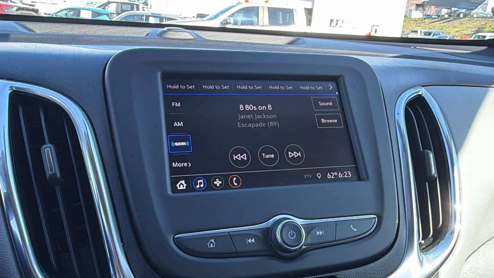 Thumbnail: 2020 Chevrolet Equinox - 15