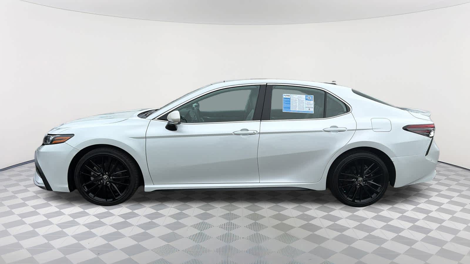 Thumbnail: 2022 Toyota Camry - 8