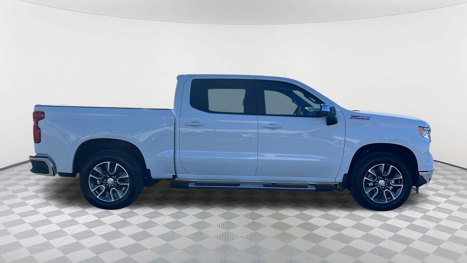 Thumbnail: 2025 Chevrolet Silverado 1500 - 4