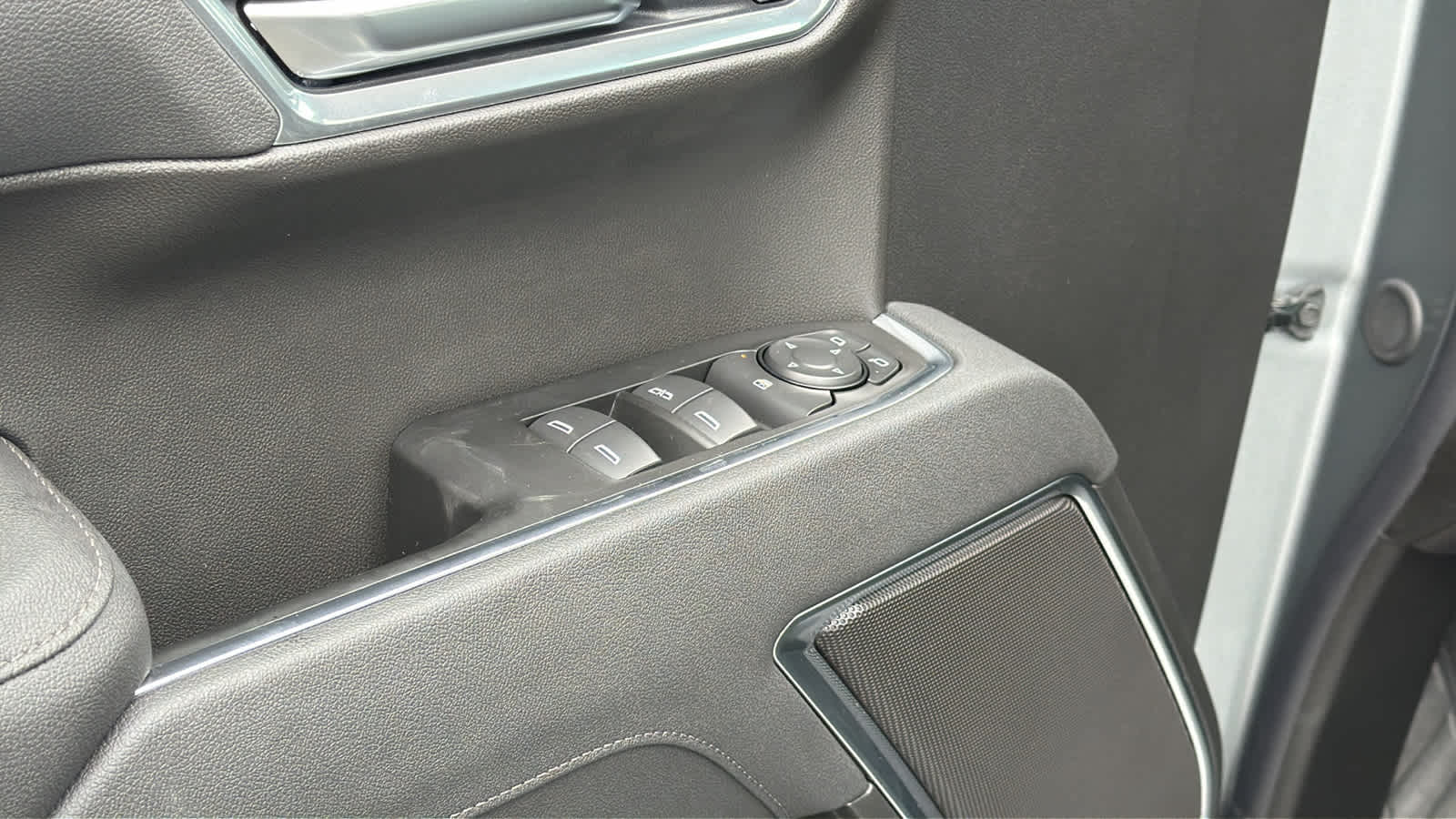 Thumbnail: 2026 Chevrolet Silverado 1500 - 22