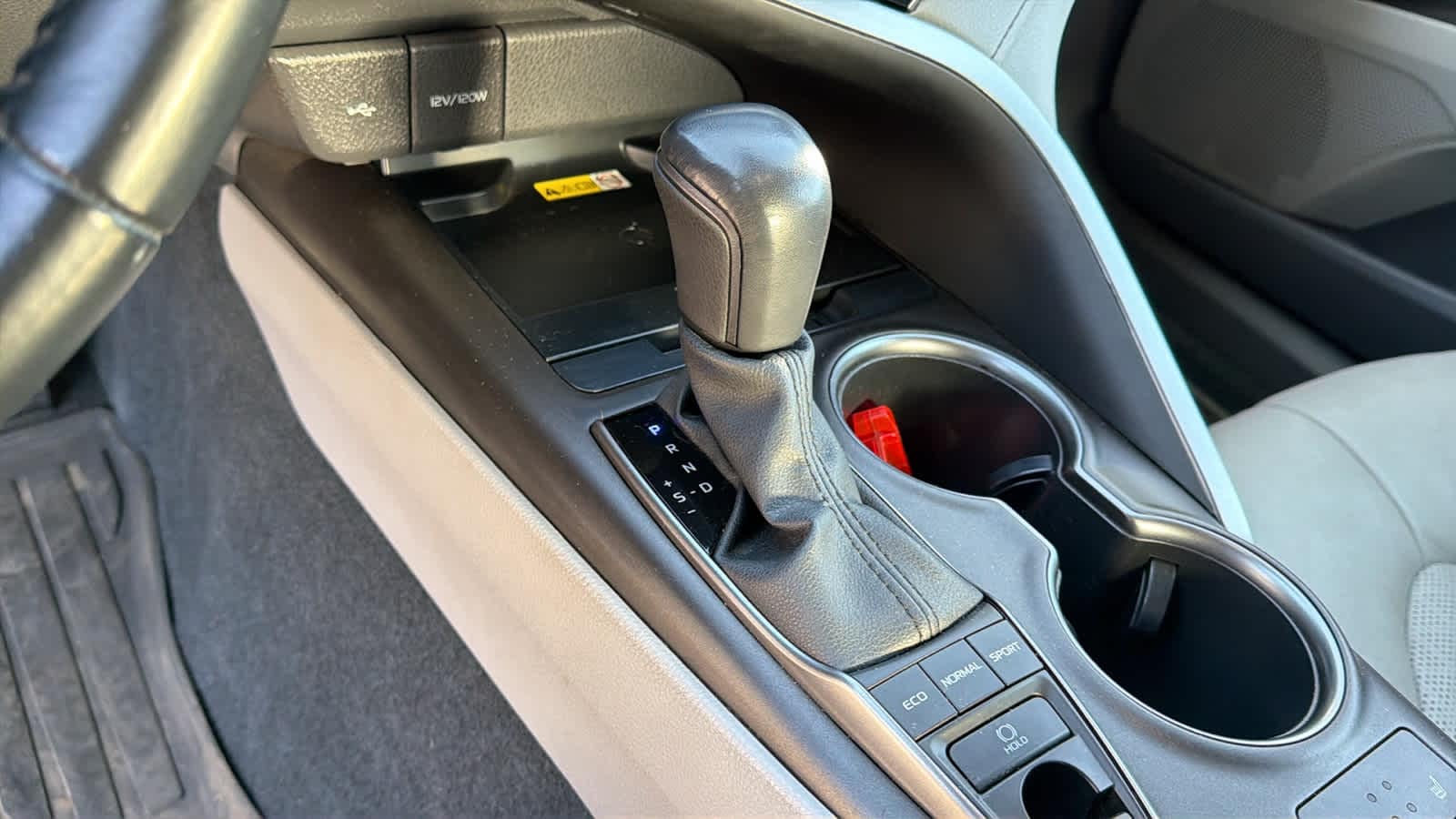 Thumbnail: 2022 Toyota Camry - 12