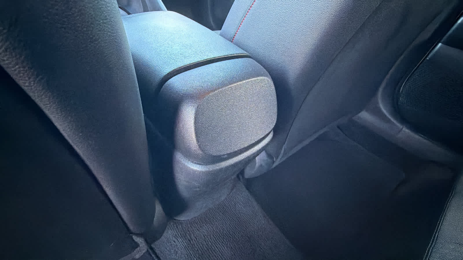 Thumbnail: 2022 Hyundai Elantra - 25