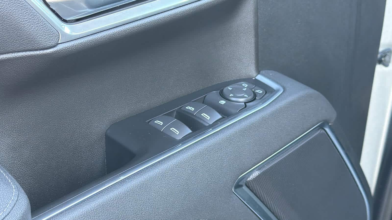 Thumbnail: 2026 Chevrolet Silverado 1500 - 22