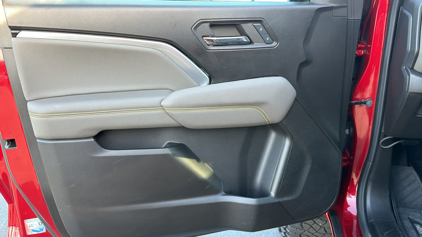 Thumbnail: 2024 Chevrolet Colorado - 23