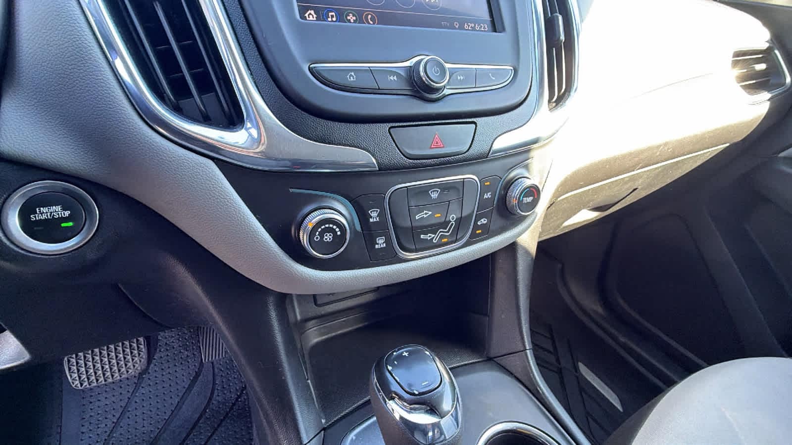 Thumbnail: 2020 Chevrolet Equinox - 14