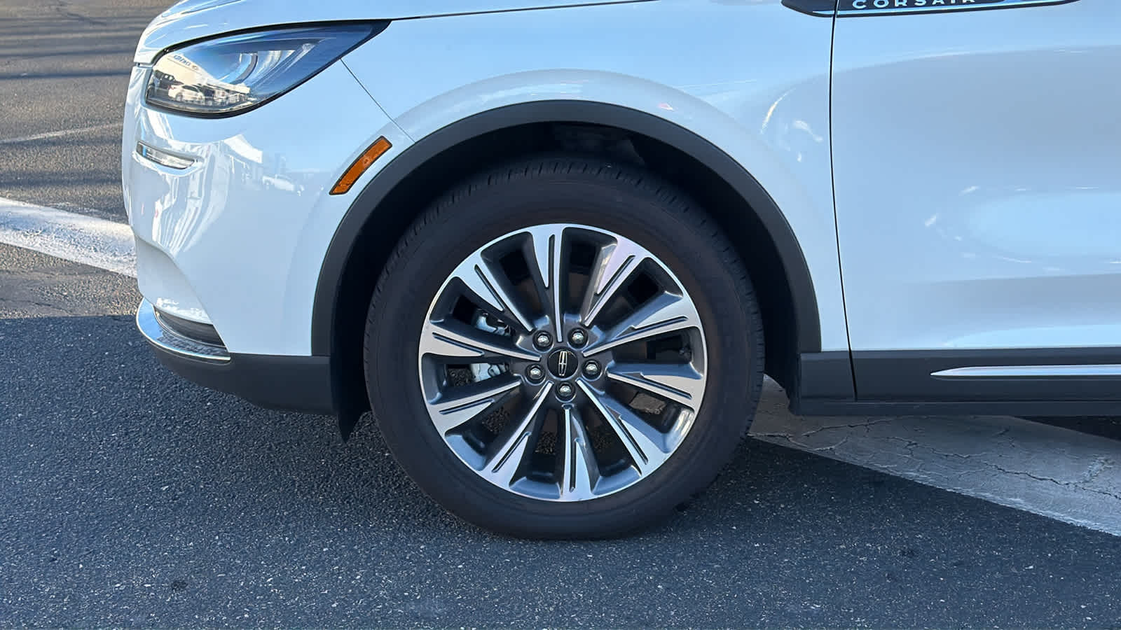 Thumbnail: 2022 Lincoln Corsair - 9