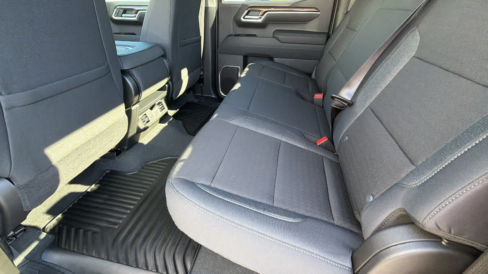 Thumbnail: 2026 Chevrolet Silverado 1500 - 24