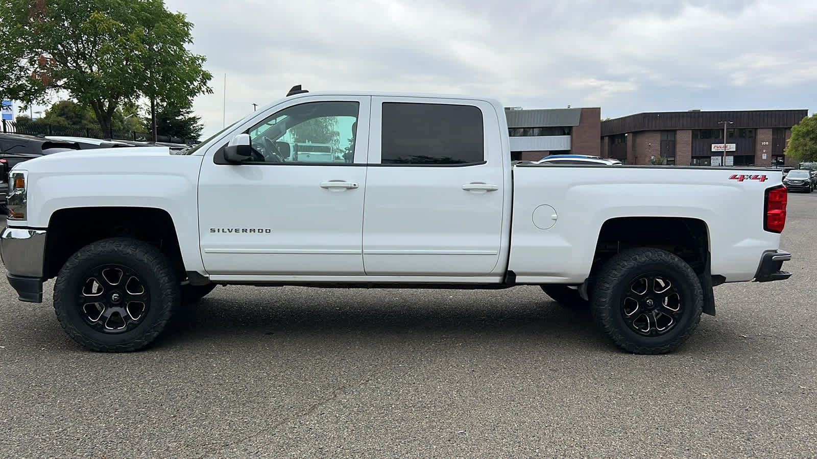 Thumbnail: 2018 Chevrolet Silverado 1500 - 8