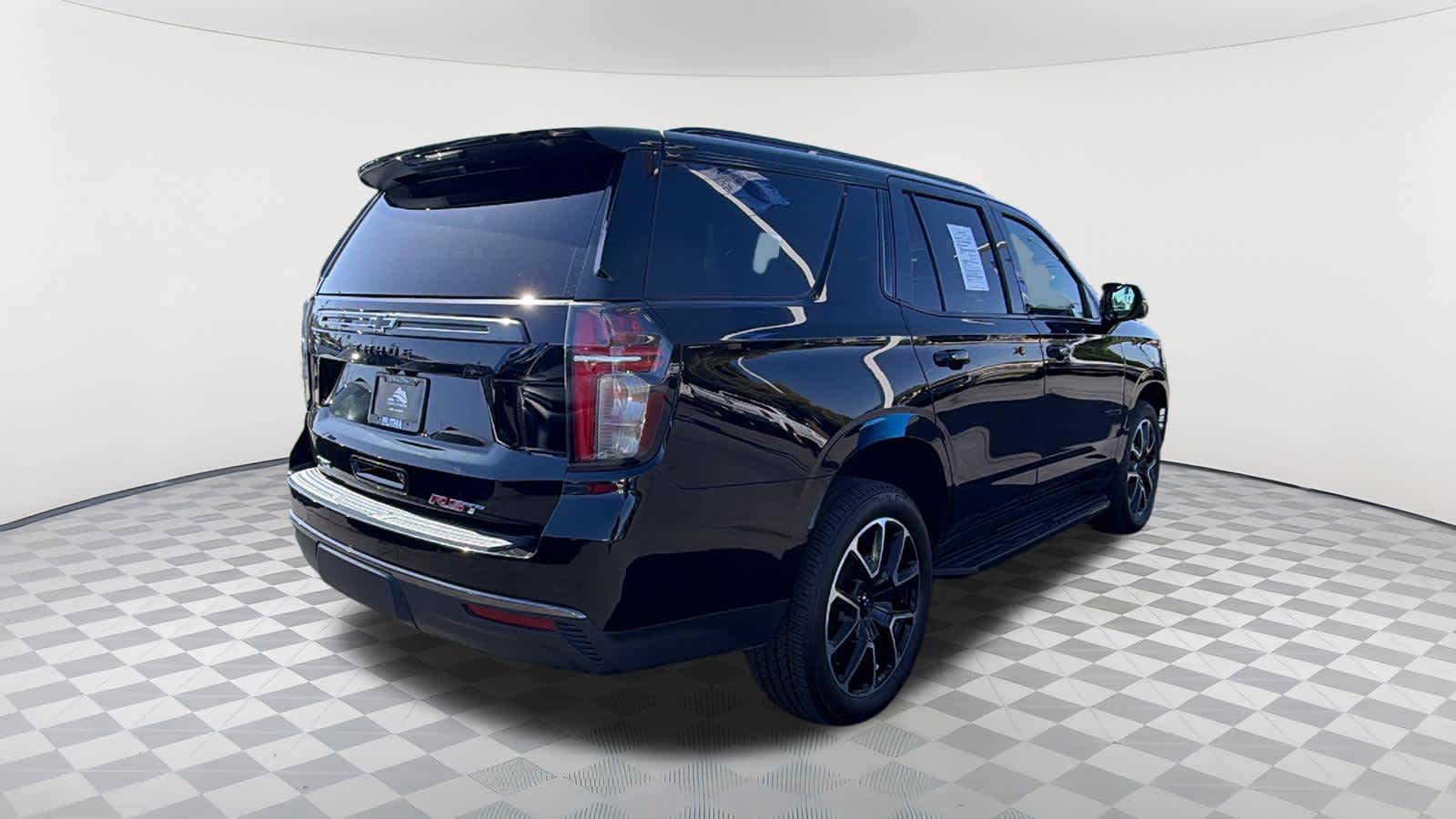 Thumbnail: 2022 Chevrolet Tahoe - 4