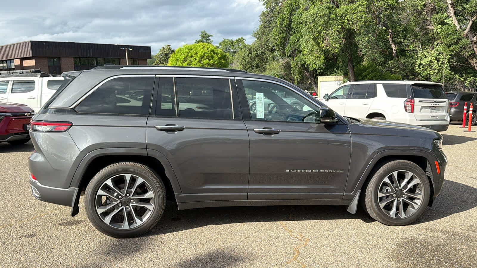 Thumbnail: 2024 Jeep Grand Cherokee - 4