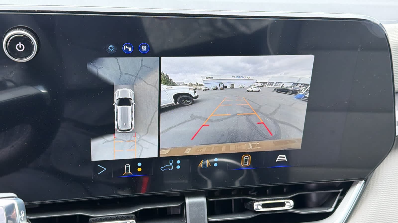 2027 Chevrolet Equinox LT - Photo 16