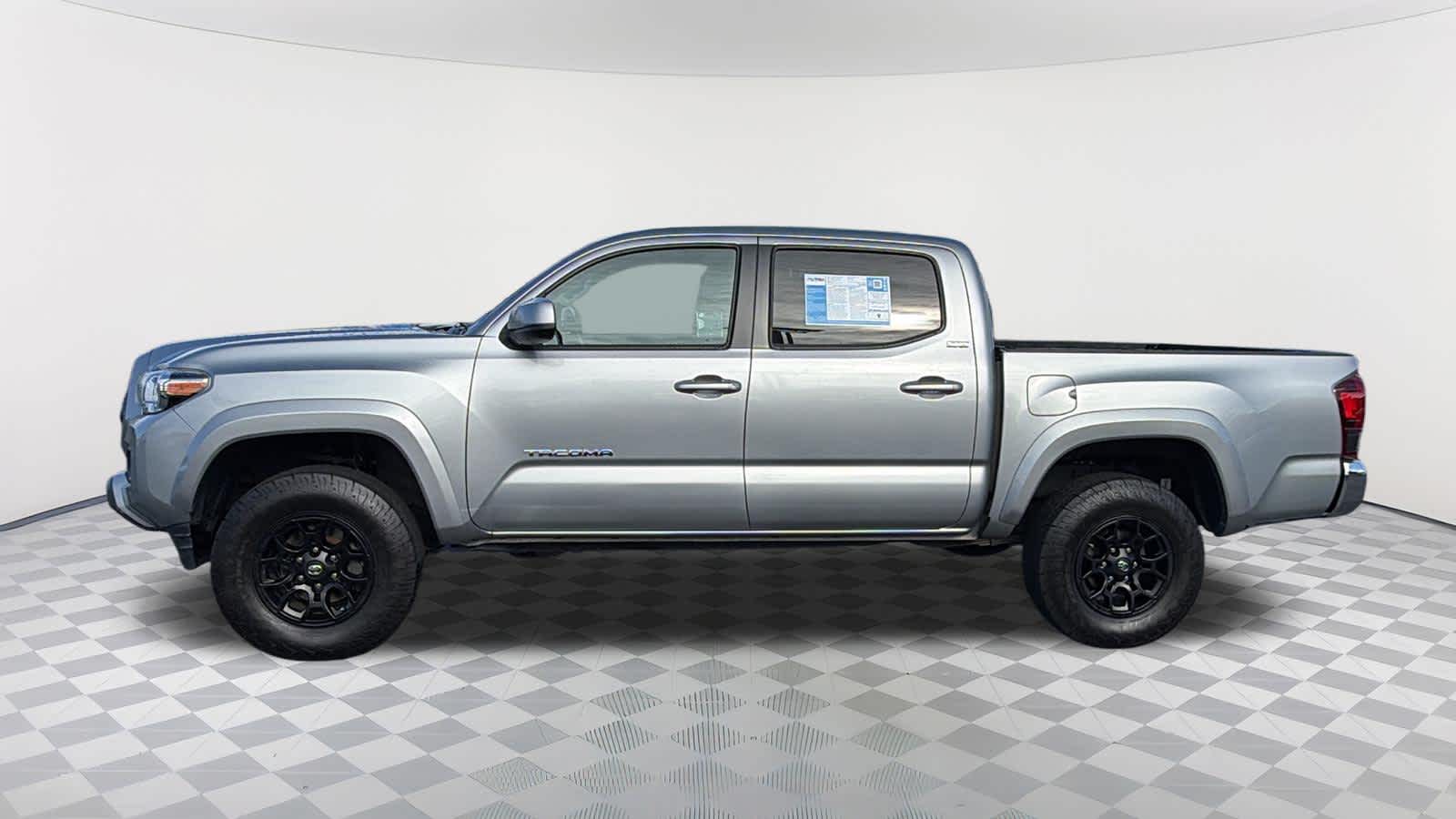 Thumbnail: 2021 Toyota Tacoma - 8