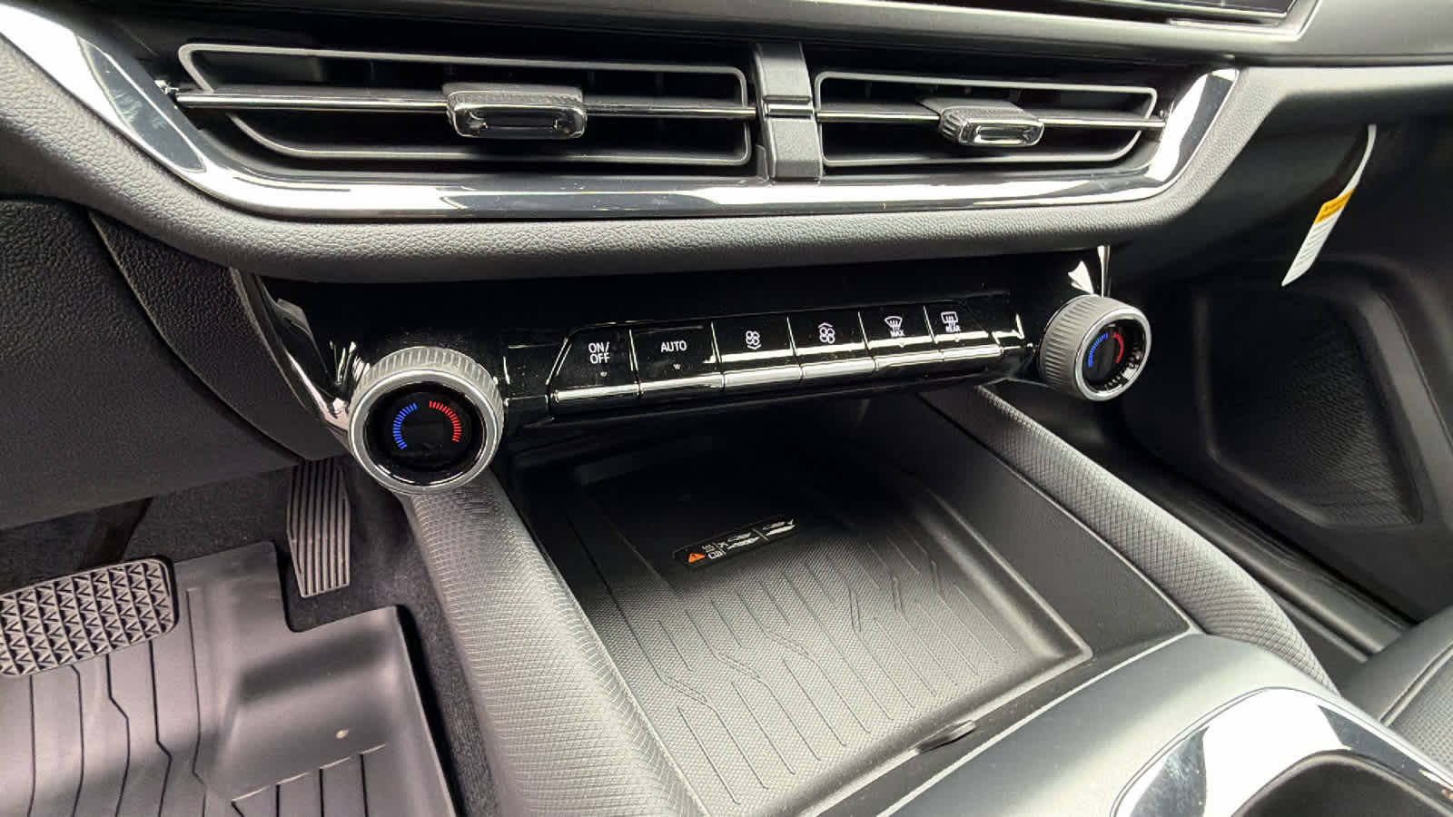 Thumbnail: 2026 Chevrolet Equinox - 14