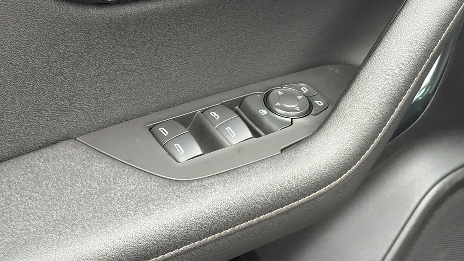 Thumbnail: 2025 Chevrolet Blazer - 22