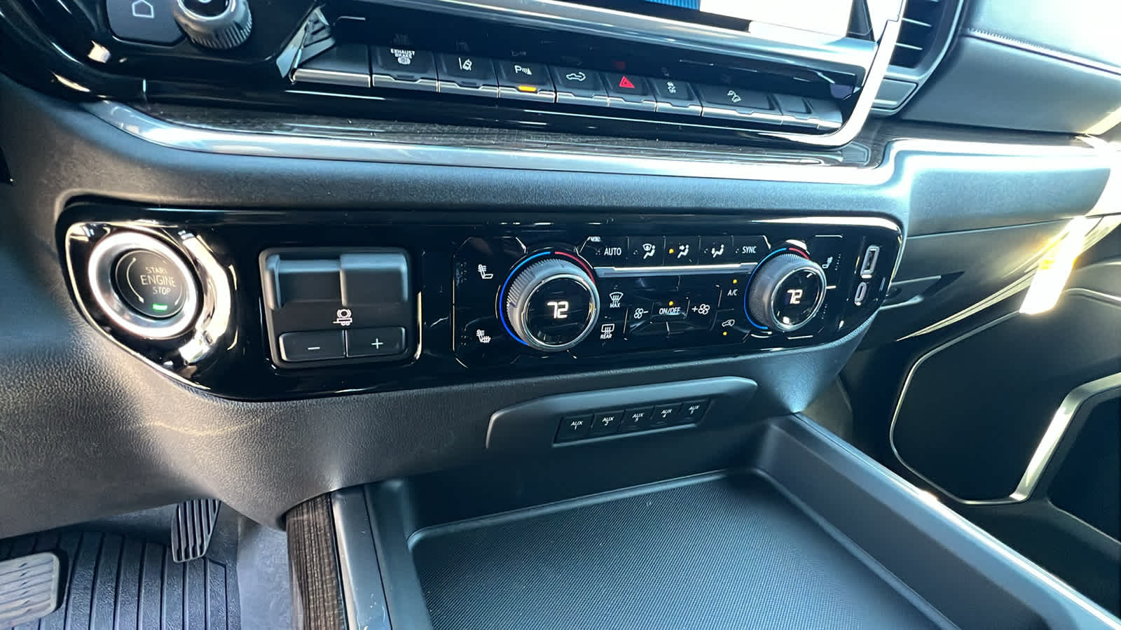 Thumbnail: 2025 Chevrolet Silverado 2500 - 14