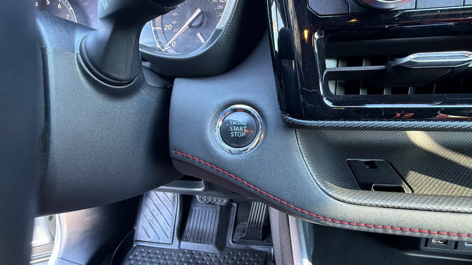 Thumbnail: 2022 Toyota Highlander - 17