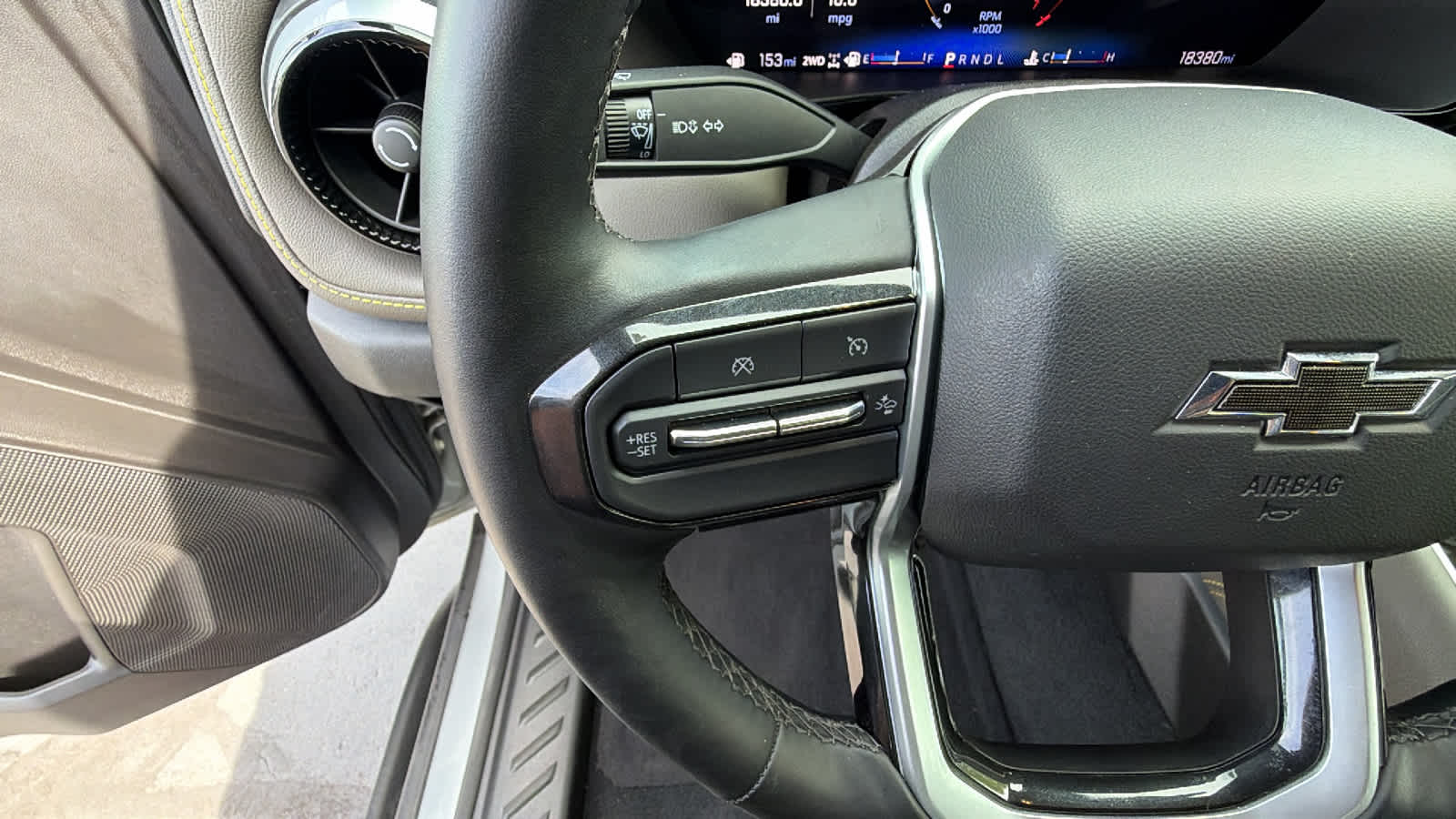 2025 Chevrolet Colorado ZR2 - Photo 19