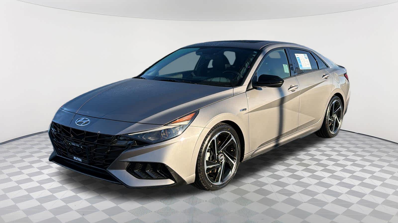 Thumbnail: 2022 Hyundai Elantra - 1