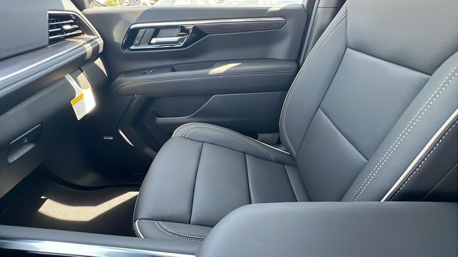 Thumbnail: 2025 Chevrolet Tahoe - 12