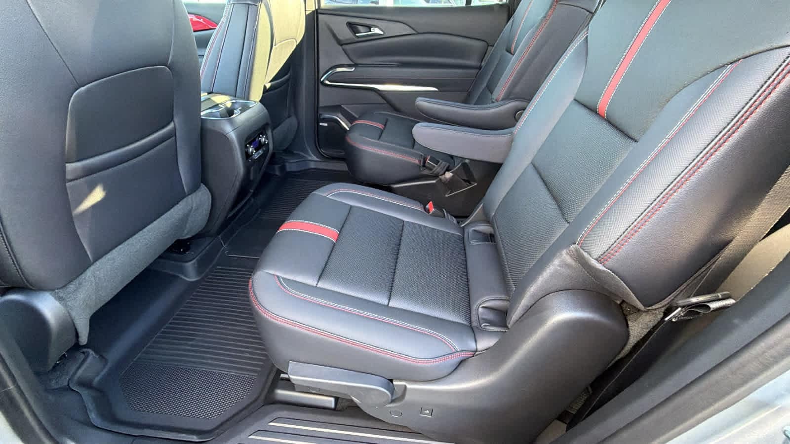 Thumbnail: 2026 Chevrolet Traverse - 24