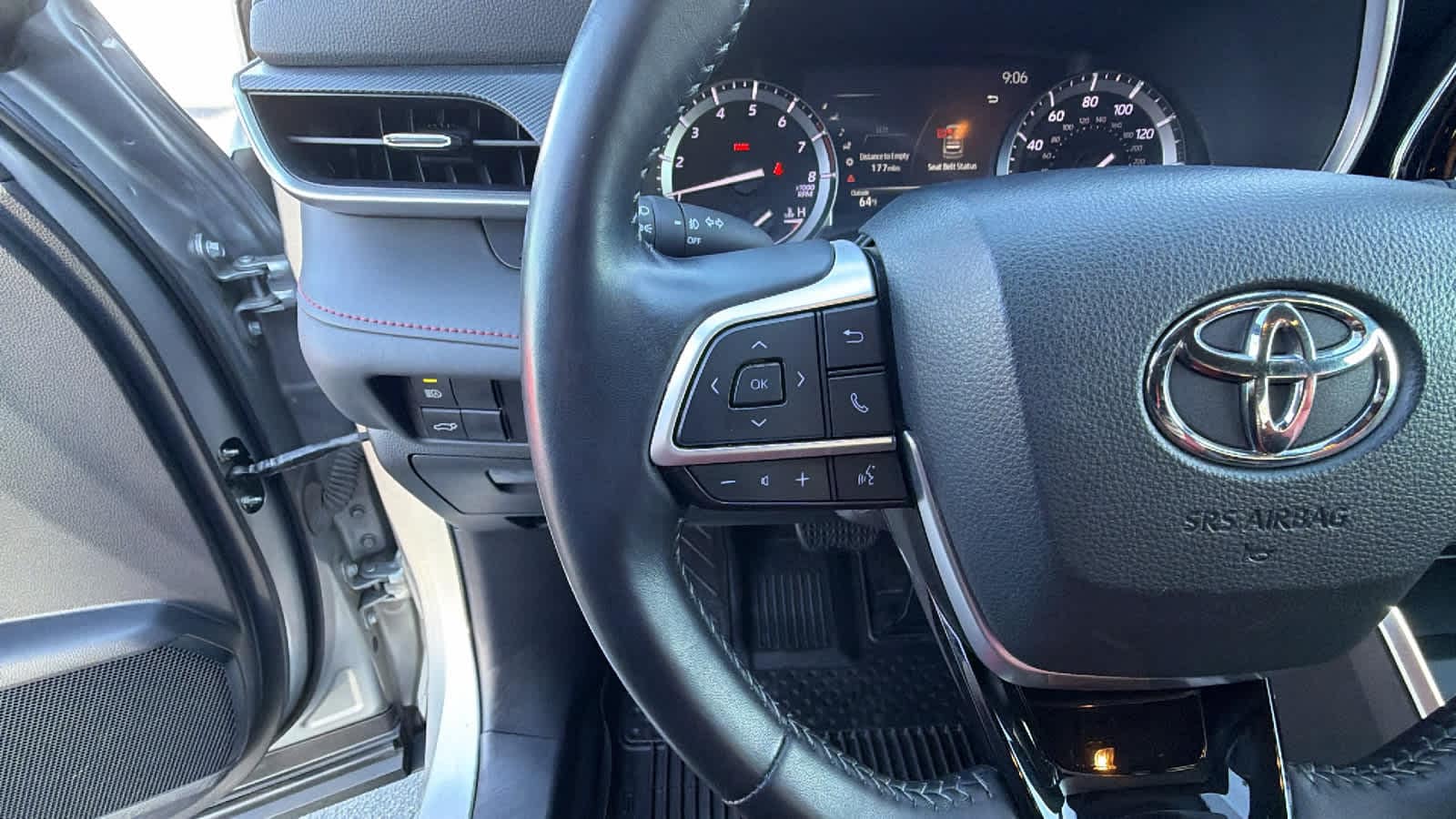 Thumbnail: 2022 Toyota Highlander - 19