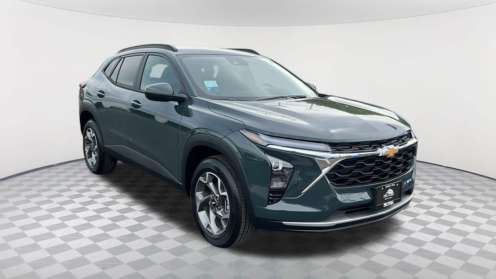 Thumbnail: 2025 Chevrolet Trax - 3