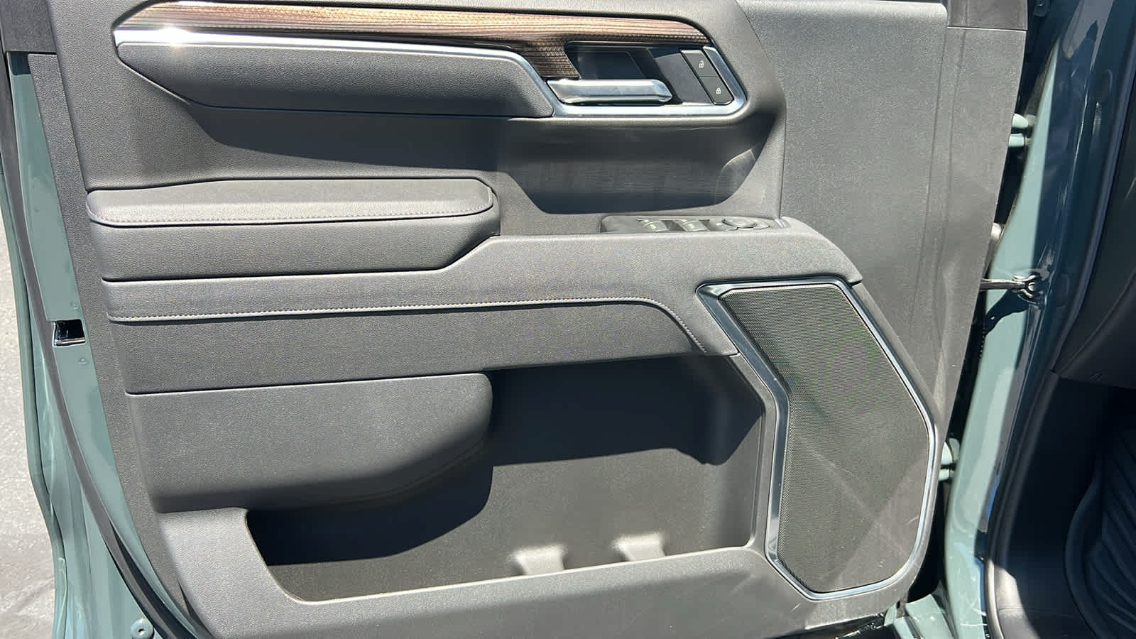 Thumbnail: 2025 Chevrolet Silverado 1500 - 23