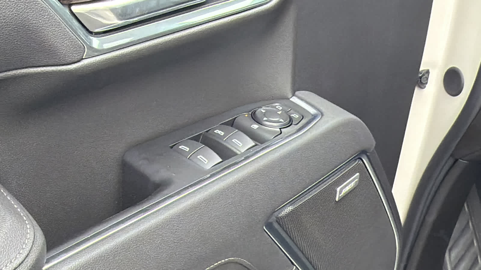 Thumbnail: 2026 Chevrolet Silverado 1500 - 22