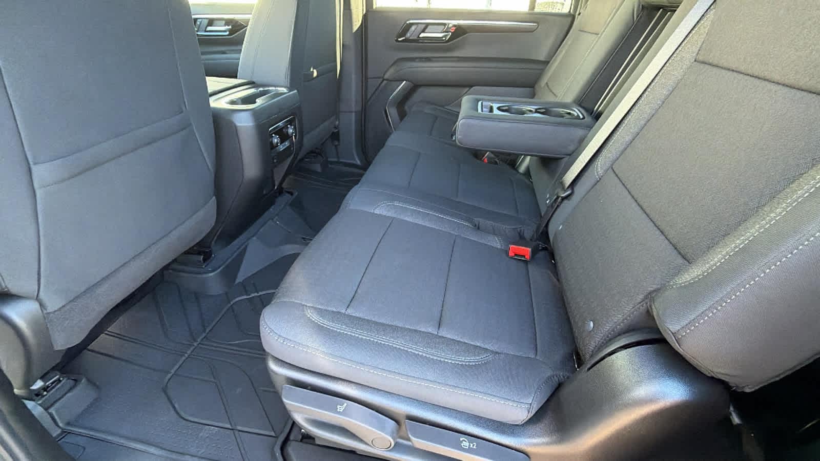 Thumbnail: 2026 Chevrolet Suburban - 24