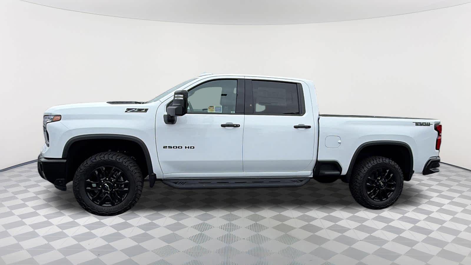 Thumbnail: 2026 Chevrolet Silverado 2500 - 8