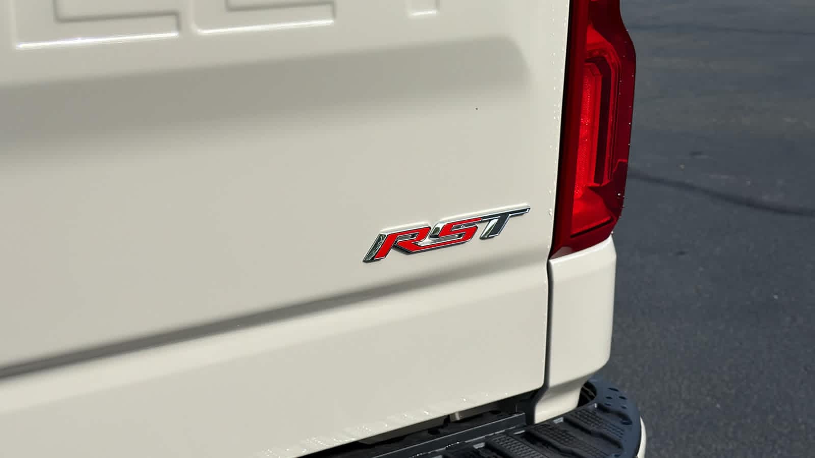 Thumbnail: 2026 Chevrolet Silverado 1500 - 28
